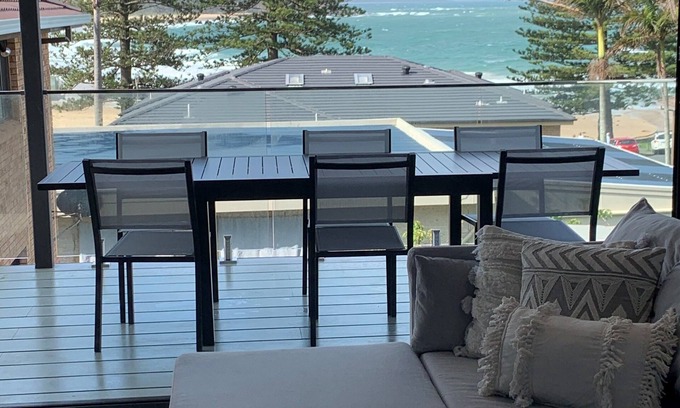 Black Head Casa | The Cove 2 - Stunning Upper floor of large house