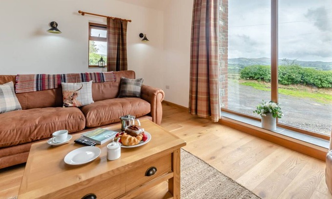 Llangadog Casa | The Cow Shed - Green Grove