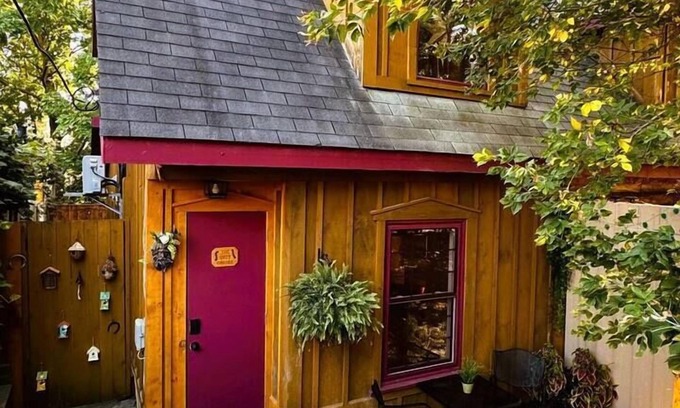 Elora Apartamento | The Cozy Corner, Heritage Elora Log Cabin