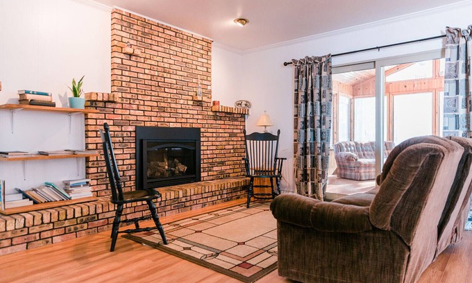 Nappanee Casa | The Cozy Cottage