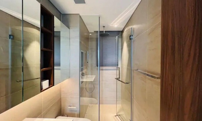 Ho Chi Minh City Apartamento | #The Crest Lux Bathtub-panoramic city view.