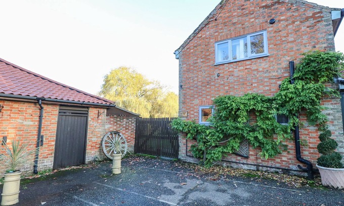 Thetford Cabaña | La lechería, SAHAM HILLS