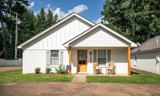 Oxford Casa | The David, 2BR Bungalow by Velvet Ditch Villas