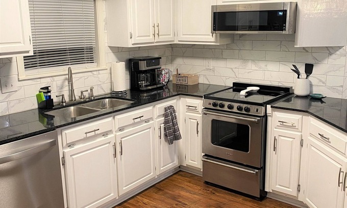 Starkville Casa | The "Dawg House", located 2.2 miles from campus