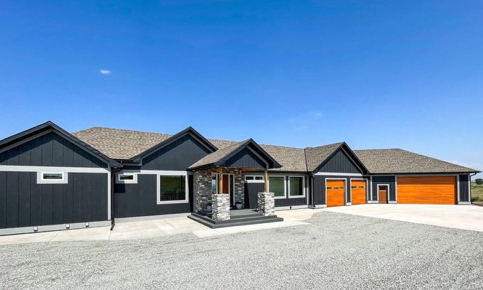 Brule Casa | The "Deckhouse" Lakehouse Estate at Lake Mac