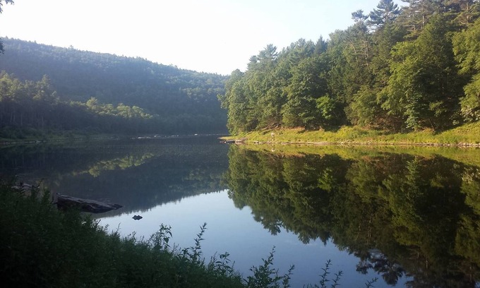 Pond Eddy Apartamento | La orilla del río Delaware