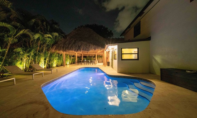 Tropic Palms Casa | The Delray Palms🌴 Tiki Haven of Bliss Saltwater Splash & Play 4BD Live Vibes