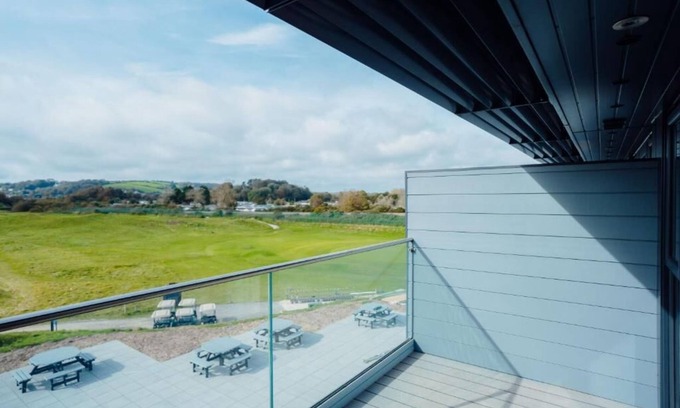 Tenby Hotel | The Dunes