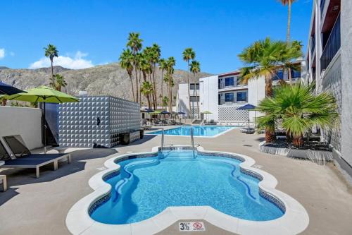 Downtown Palm Springs Hotel | The Dunes Hotel (Palm Springs)