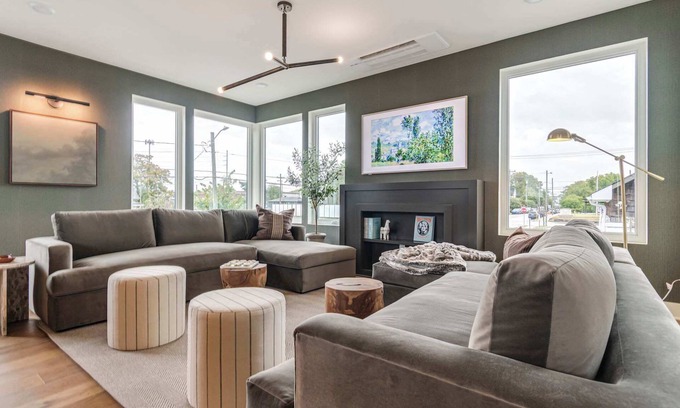 Chestnut Hill Casa | The Elmwood – Brand New, Rooftop Lounge w/Firepit