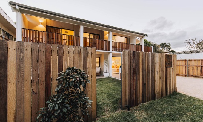 Sawtell Casa | The Entire House - Lou and Lewie's, Family friendly, beachside, laid-back luxury 6BDR 4BTH