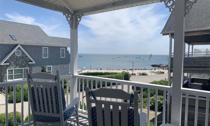 Niantic Casa | The Fairmont - Bay Views and Beach Access