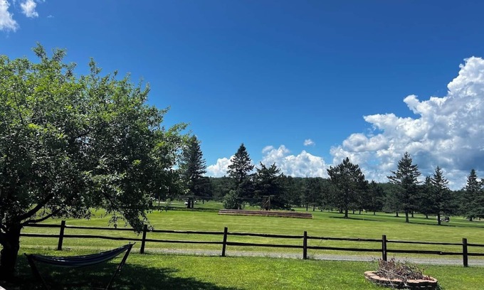 Hayward Casa | The Fairway Escape – Spacious 6BR Golf Course Retreat, Walk to Downtown Hayward!