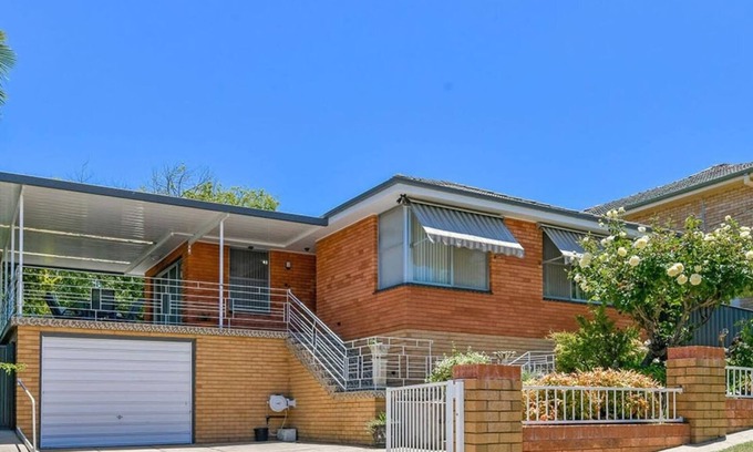 South Bathurst Casa | The Family Retreat - Near Mt Panorama & Racecourse