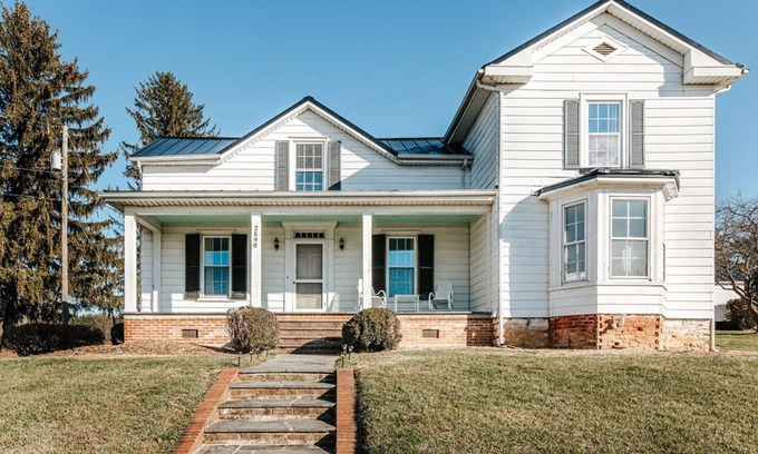Waynesboro Casa | Farmhouse at Wellington-Casa-Baño privado