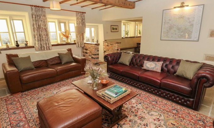 East Morton Cabaña | THE FARMHOUSE, pet friendly, with open fire in East Morton