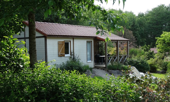 Le Fay Chalet De Esquí | EL FAY: Chalet (Curlew) en el borde del estanque en plena naturaleza.