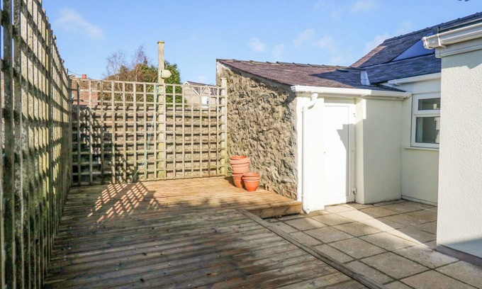 Menai Bridge Cabaña | The Fir Grove Annex