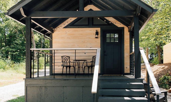 Fredericktown Cabina | The Firehouse Loft