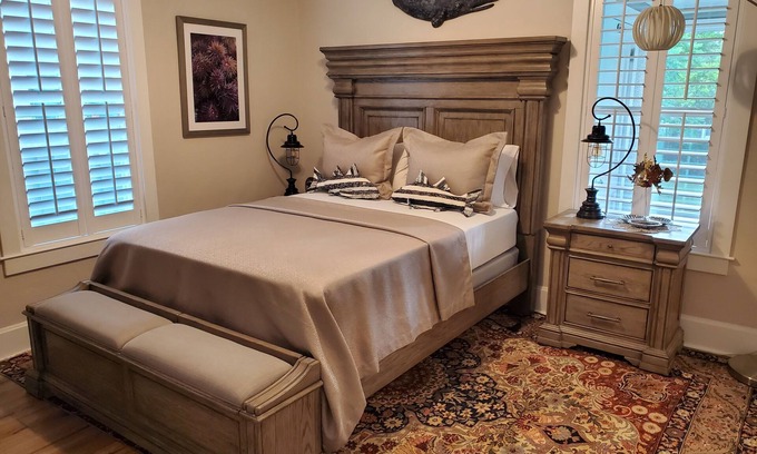 Mount Dora Cabaña | "THE FISHERMAN'S COTTAGE" # 1 DESTINATION Rental in Historic District~Mount Dora