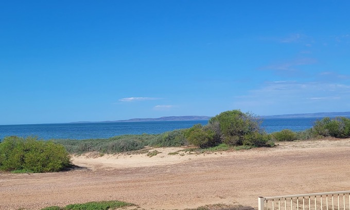 Miranda Casa | The Flinders Coastal Seafront Shack - uninterrupted views of the Spencer Gulf