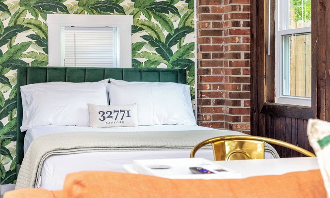 Sanford Apartamento | The Florida Room - Eclectic Studio in Sanford, FL!
