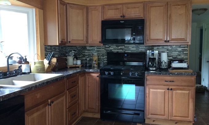 Lee Casa | El nido de Berkshire de la gallina pecosa