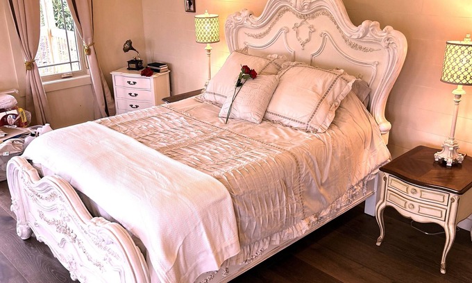 Brevard Cabaña | The French Cottage for a Romantic Getaway