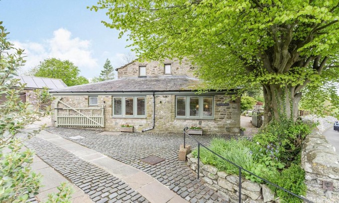 Austwick Casa | The Friendly Room