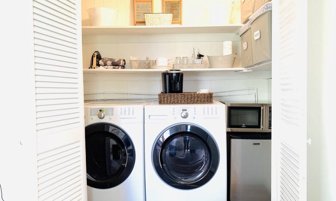 Spring Hill Apartamento | The Gardenia Suites in The Heart of Spring Hill-A
