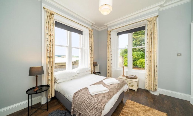 Dundee Casa | The Gate Lodge