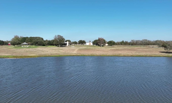 Bellville Casa | The Gathering House in delightful Bellville with 5-acre pond