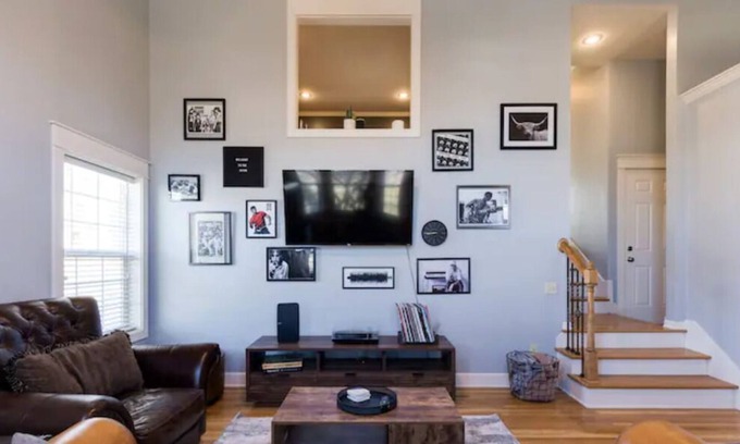 North Kansas City Casa | The Gentry - North Kansas City Townhome - Perfect Location!