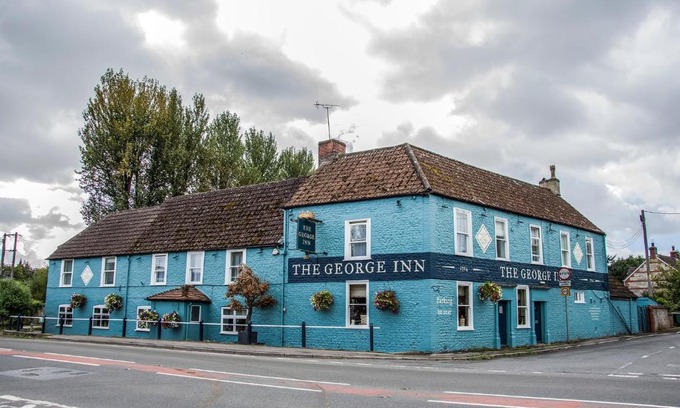 Warminster Hotel | The George Inn