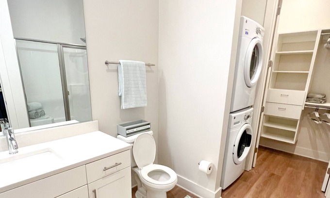 New Pathways Apartamento | The Luxe- 1 bd-1ba with Queen SUITE Downtown Memphis