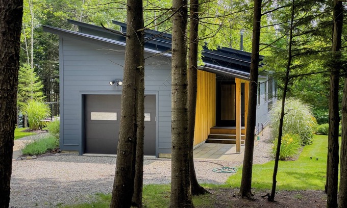 Stowe Area Casa | The Glades, Alpine-Chic Chalet