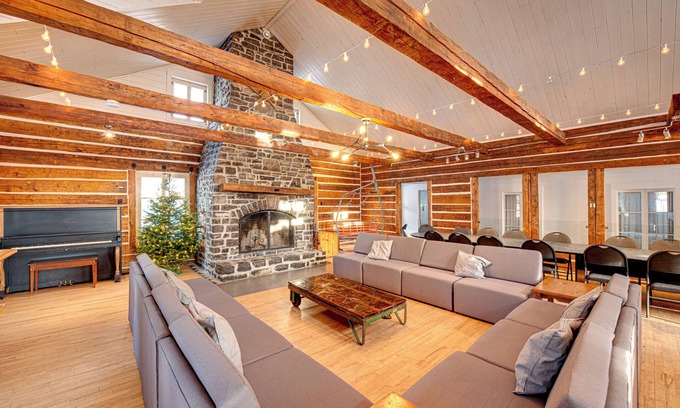 Saint Ferreol les Neiges Cabina | The Grand Lodge 1815 - 75 people