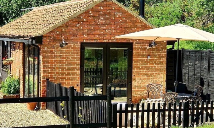 Haddiscoe Casa | The Grain Store - Detached barn conversion set in 8 acres of Norfolk countryside