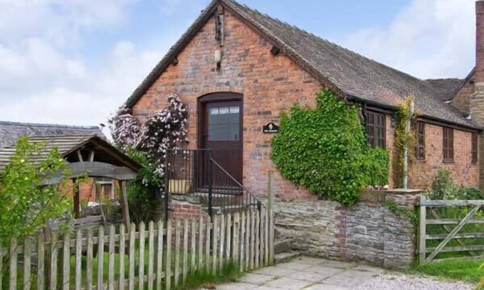 Craven Arms Cabaña | The Granary