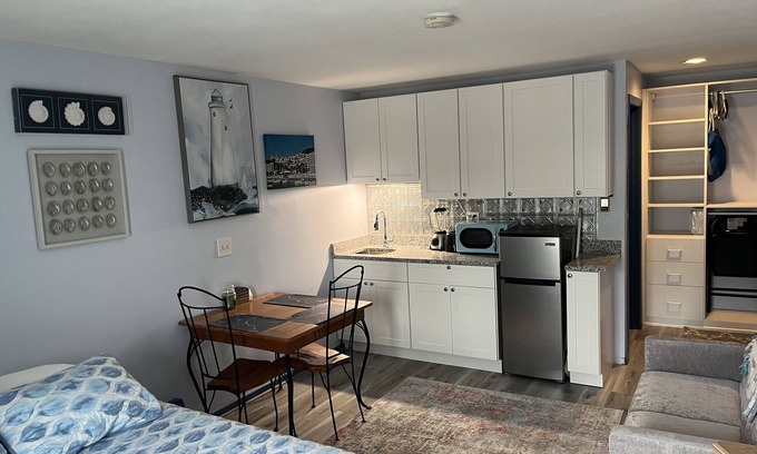 Hampton Condominio | The Great Escape on Hampton Beach. Beach directly across the street.