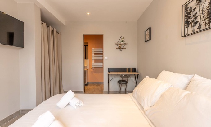 Romorantin-Lanthenay Casa | Echappée Belle-Casa-Confortable-Baño con ducha