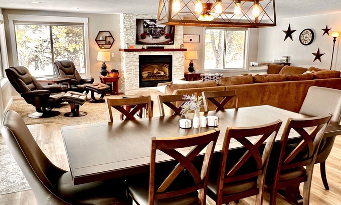 Cascade Casa | The Great Outdoors - Fantastic home - Lake Cascade - Game room - A/C - Lots of parking