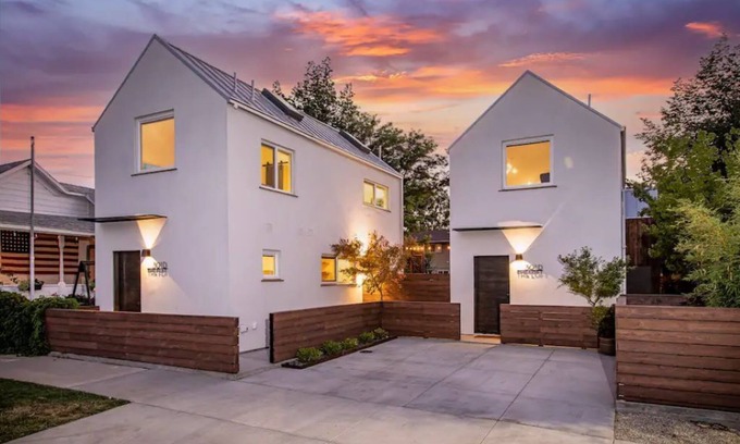 Tehachapi Casa | The Green Street Micro Village - Modern Tiny Homes w/ Hot Tub!