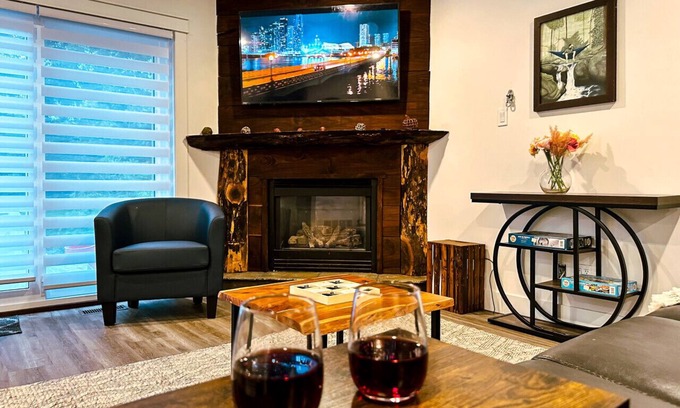 Collingwood Casa | New look same great location