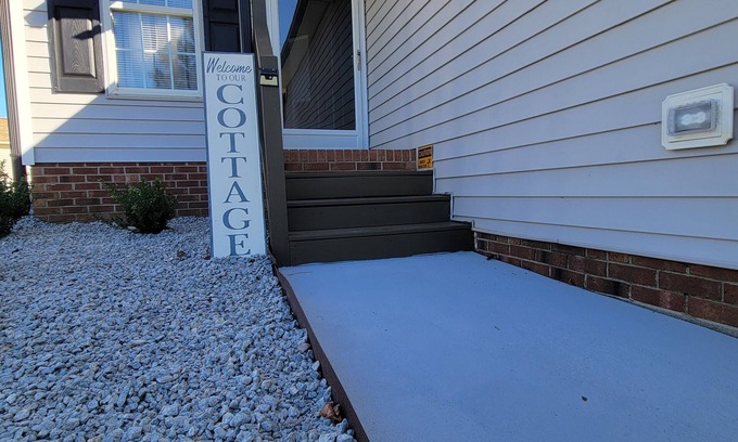 Clayton Casa | The Grove at Clayton 3-bedroom homes offer 1st floor Master bedrooms & King Beds