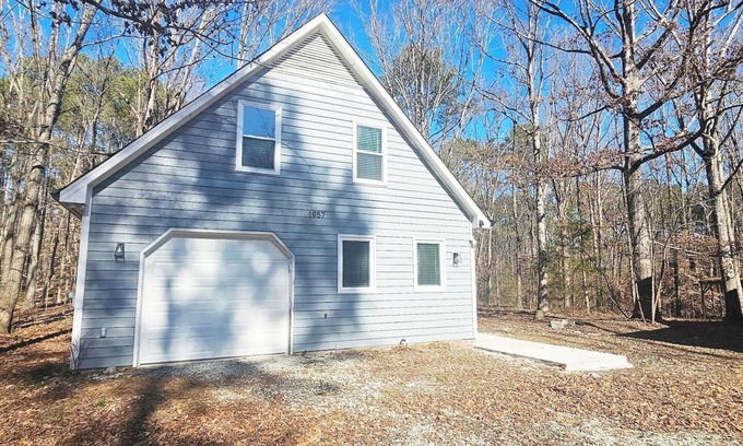 McCain Casa | The Guesthouse @ Pine Forest Hideaway - (Near UNC)