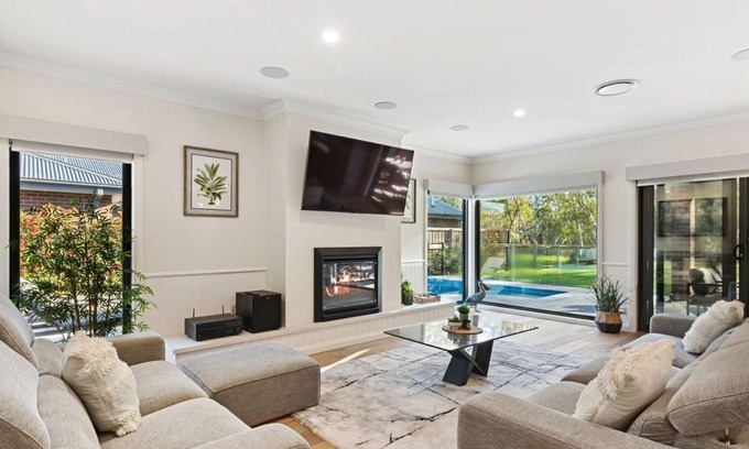 Bundalong Casa | The Gums so comfortable and spacious. Room for everyone including the family pet.