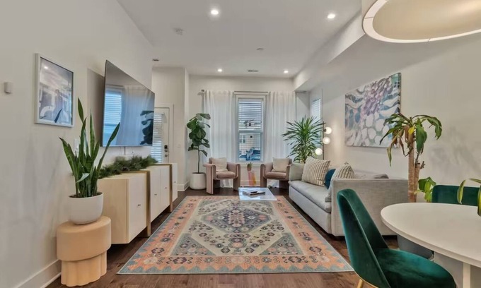 Madison Casa | The Hall Haus - Rooftop Oasis