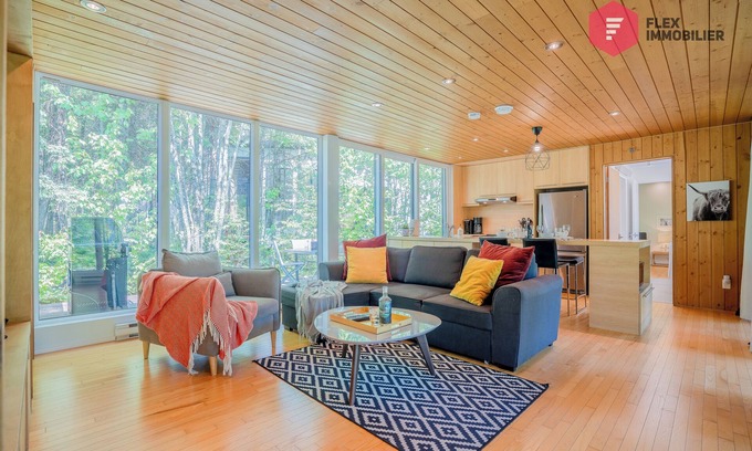 Pont-Rouge Chalet De Esquí | ⭐ The HALO ❇ SPA Pool Sauna Billiards Trails 25 min from Quebec ⭐