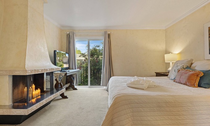 Lodi Casa | The Happy Hamlet | Great location, Cozy Home!